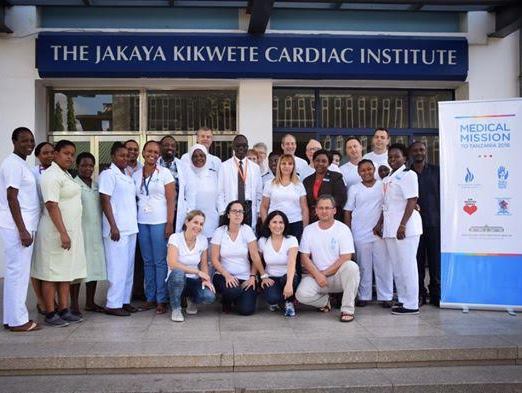 Die Delegation und das Team der gastgebenden Klinik