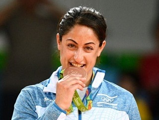 Yarden Gerbi mit ihrer Medaille