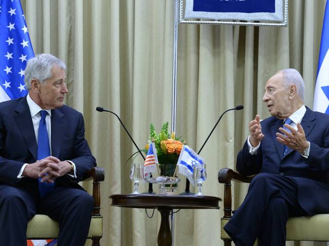 President Peres meets with US Defense Secy. Hagel