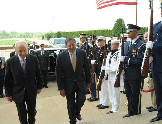 Visit of Israeli President Shimon Peres to the Pentagon and  his meeting with Secretary of Defense Leon Edward Panetta and Army Gen. Martin E. Dempsey, the chairman of the Joint Chiefs of Staff in Washington DC. Photo: Amos Ben Gershom GPO