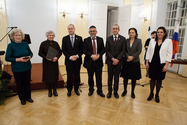 Mária Bosá, Helena Katrinocvá, rodicia Jozef a Anna Krajčovič.jpg