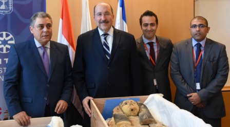 MFA Dir-Gen Gold (center, right) with Egyptian Ambassador Khairat (center, left) at the ceremony