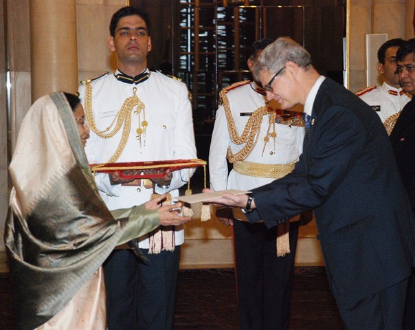 Israel’s new Ambassador to India presents his credentials to the President