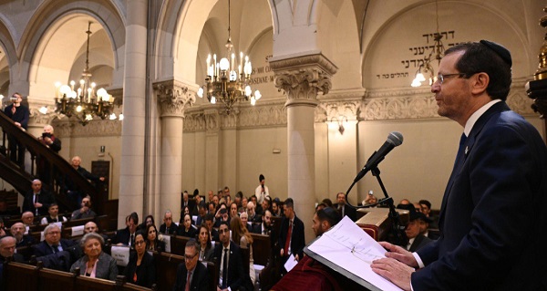 herzog in shul.jpg