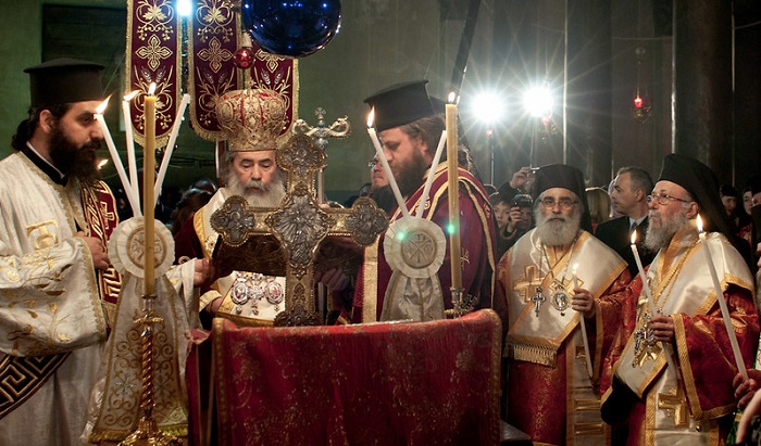 	 Patriarch of Jerusalem Theophilos leads the Orthodox Christmas procession © Ridvan Yumlu-Schiessl