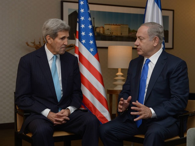 PM Netanyahu meets with US Sec State Kerry in Berlin