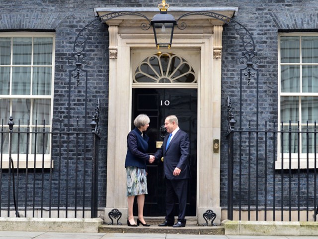 PM Netanyahu with British PM Theresa May outside 10 Downing Street