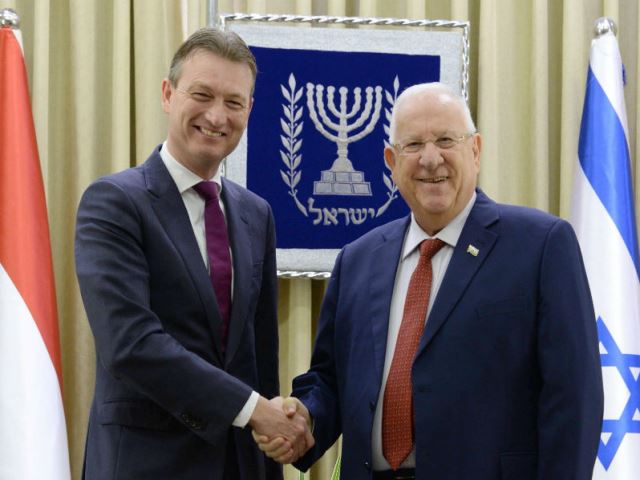 President Rivlin with  Foreign Minister of the Netherlands Halbe Zijlstra