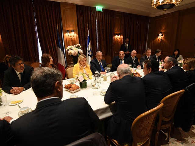 PM Netanyahu and his wife Sara meeting with the Jewish community leaders