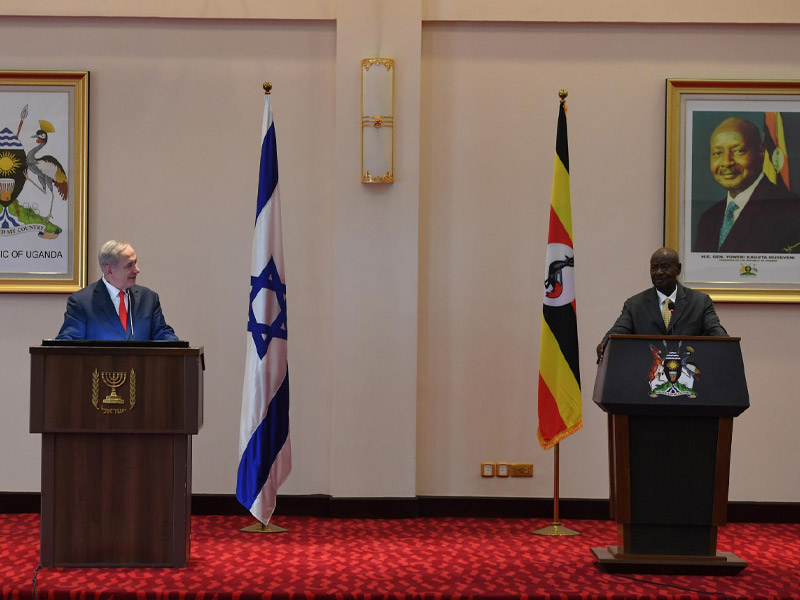 PM Netanyahu at joint statements with Ugandan President Yoweri Museveni.