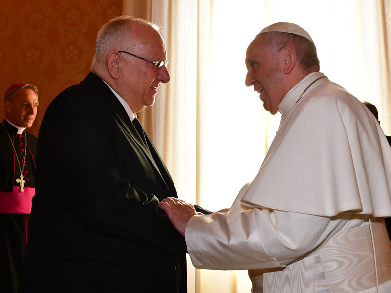 President Rivlin with Pope Francis at the Vatican