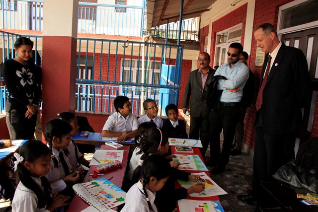 Ambassador visiting one of the student groups_Art Workshop