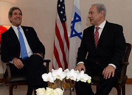 Israel's Prime minister Benjamin Netanyahu meets with US Secretary of State John Kerry in Jerusalem. April 09, 2013.Photo by Kobi Gideon / GPOראש הממשלה בנימין נתניהו נפגש עםמזכיר המדינה האמריקני ג'ון קרי בירושלים