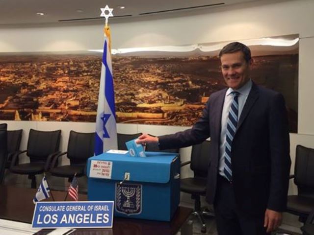 In the photos: Consul General of Israel, David Siegel