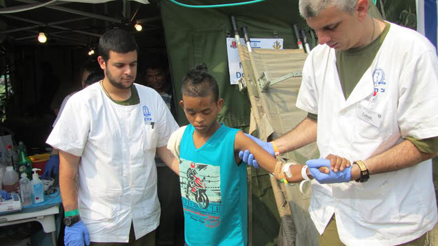 Fotografía Prof. Eli Schwartz, Centro Médico Chaim Sheva.jpg