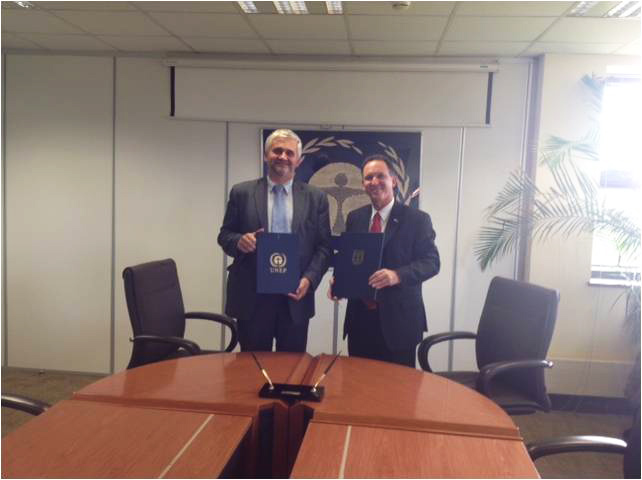 Jan Dusik, Director UNEP’s Regional Office for Europe (left) and Israel’s Ambassador to Kenya Gil Haskel