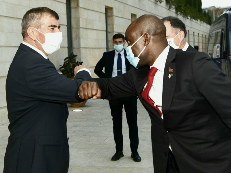 FM Ashkenazi greeting Malawi FM Mkaka upon his arrival at the MFA in Jerusalem.