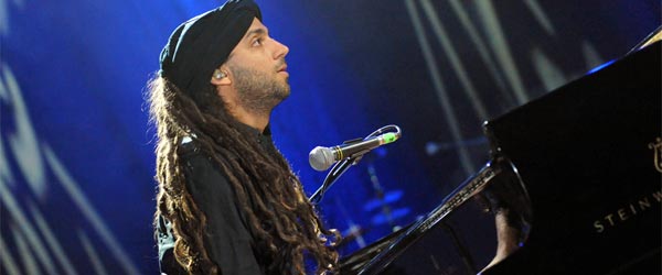 Israeli musician Idan Raichel may not look like your typical heartthrob, but the ladies love him.