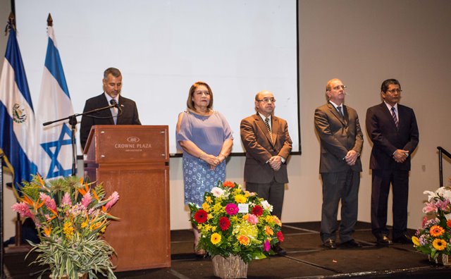 Palabras de bienvenida Embajador Bar El