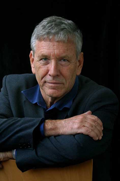 Amos oz.jpg