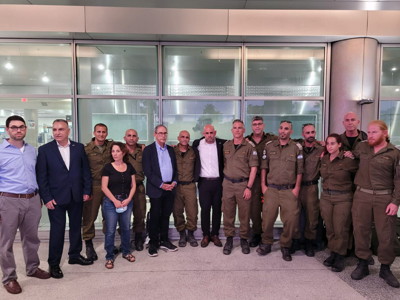 Joint IDF-MFA team after arriving in Miami