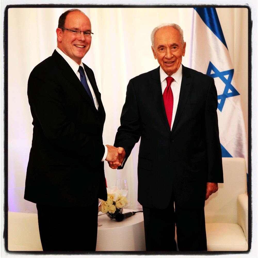 President_Peres_meets_with_Albert_II_Prince_of_Monaco.jpg