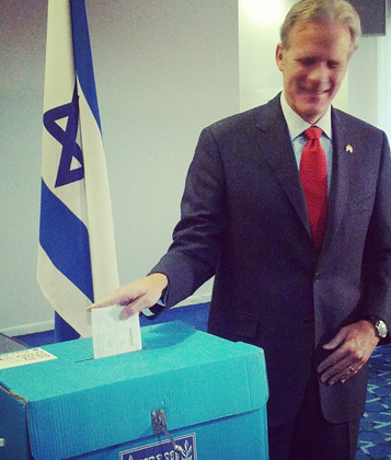 Michael Oren Voting 2.jpg